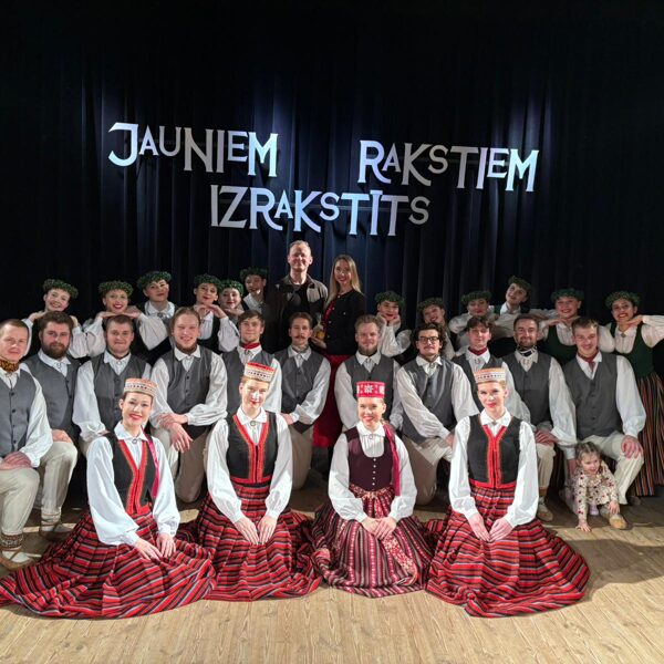 Jauniem rakstiem izrakstīts
